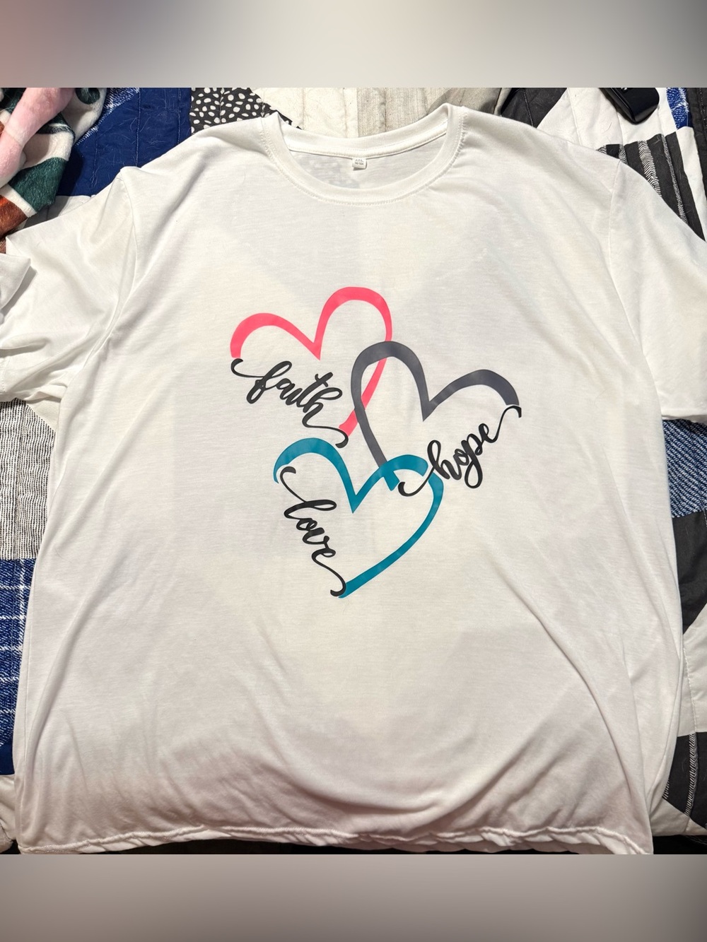 Tee with hearts: Faith Hope Love